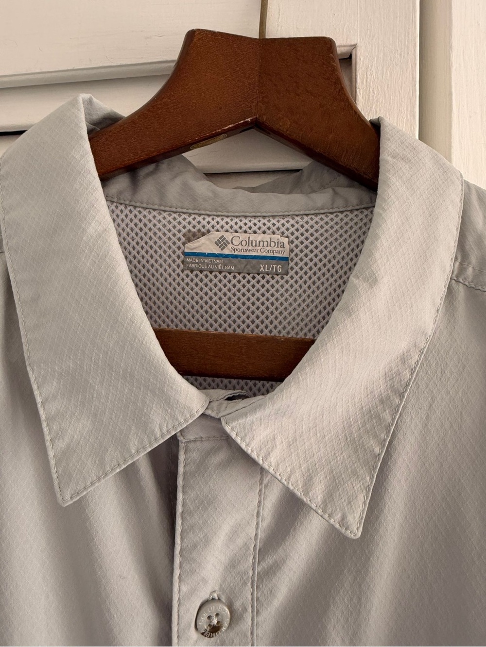 Columbia Men's Light Gray Short-Sleeve Performance Button-Down Shirt